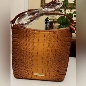 Elegant Tan Crocodile-Embossed Women's Bag